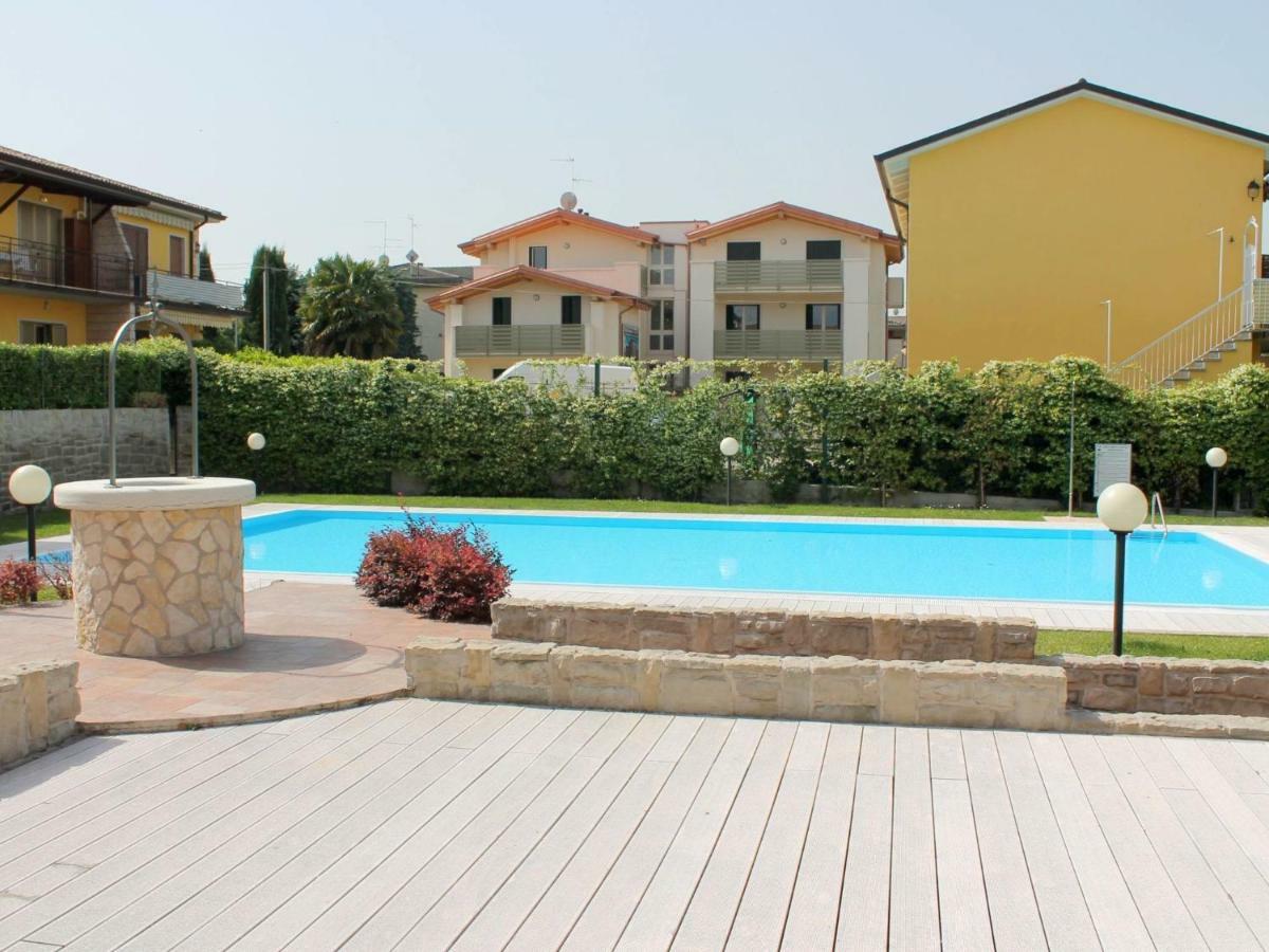 Small Residence Of Only 18 Apartments With Swimming Pool Lazise Exterior photo